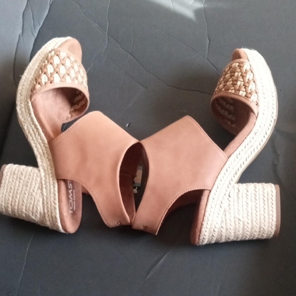 Toms Tan Woven Front Espadrille Block Heel Sandals NWT - Picture 10 of 16